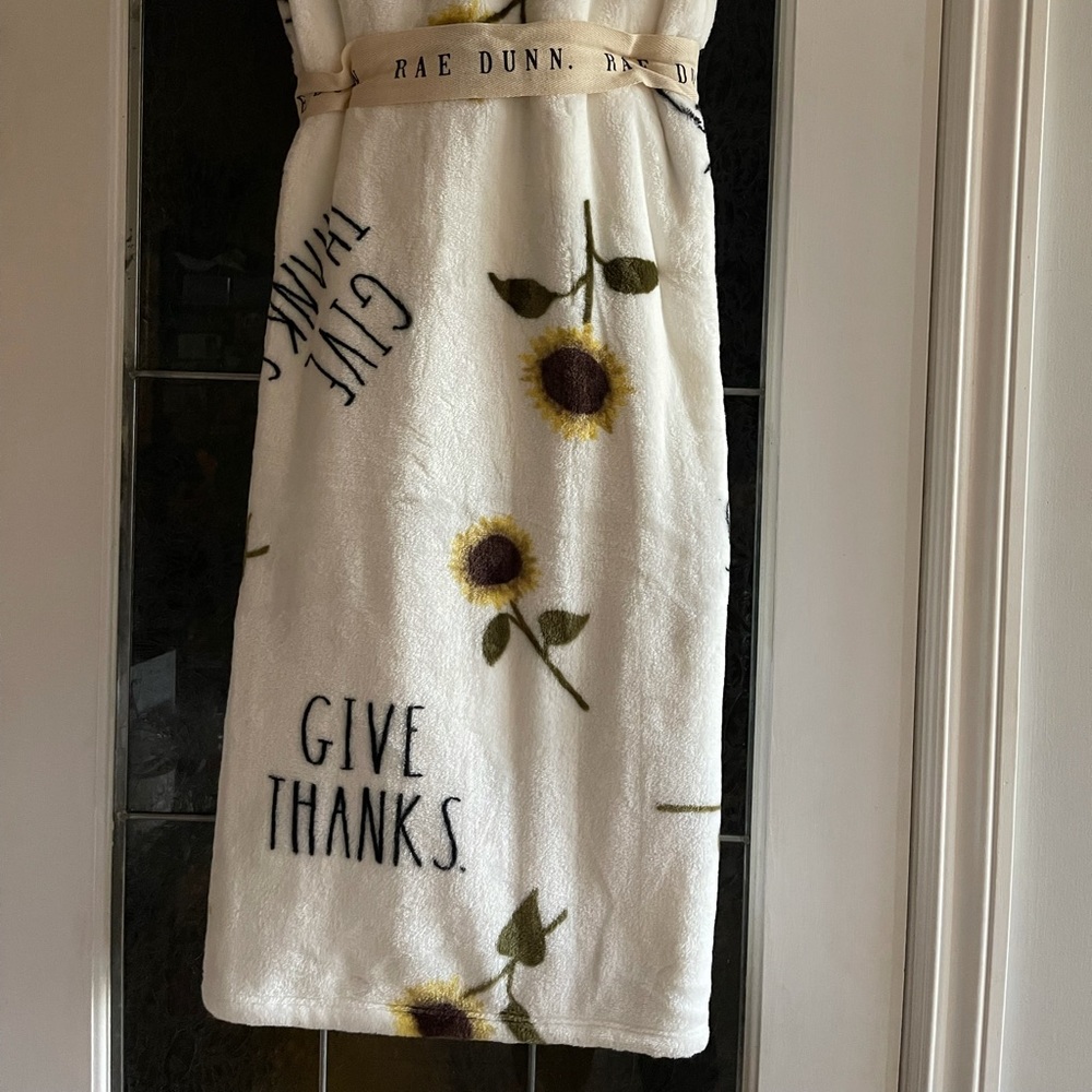 Rae Dunn - GIVE THANKS - blanket